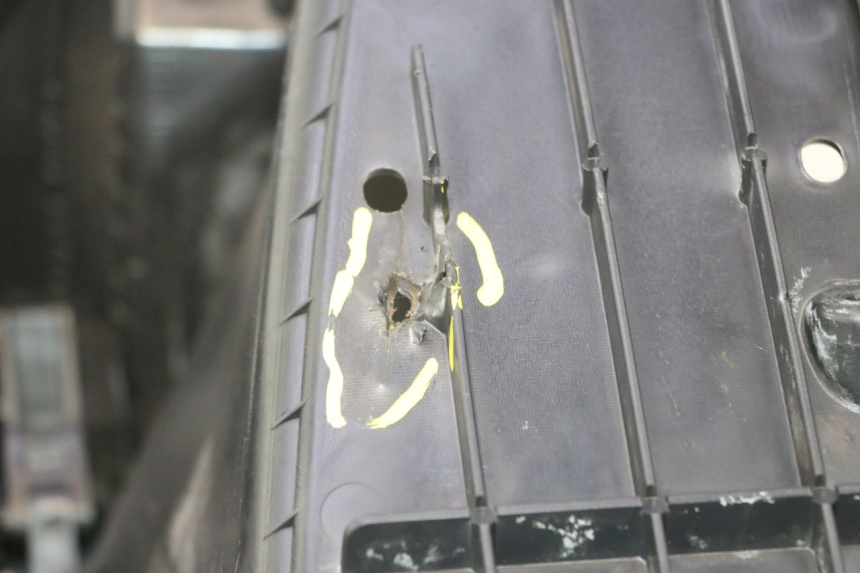 photo de PANNELLO INTERNO SUZUKI BURGMAN 125 (2007 - 2014) - Stato della superficie e materiale
