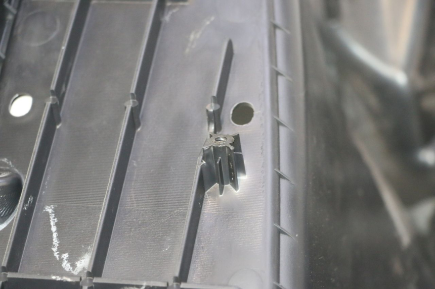 photo de PANNELLO INTERNO SUZUKI BURGMAN 125 (2007 - 2014) - Ricambio usato controllato