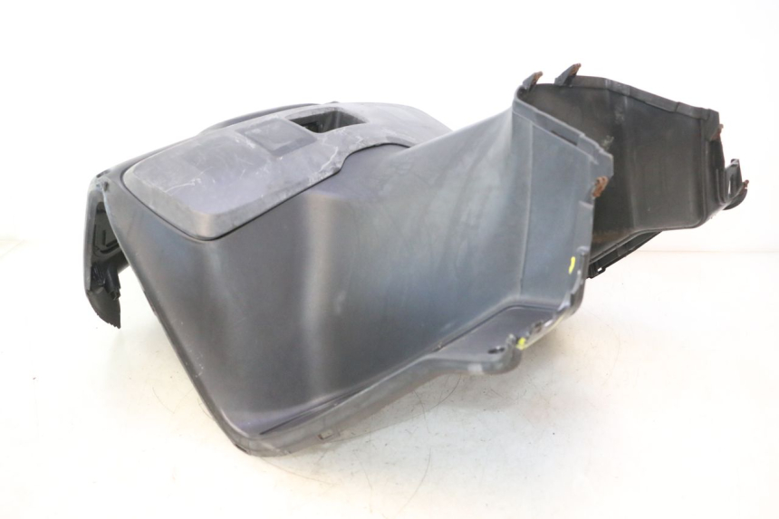 photo de PANNELLO INTERNO SUZUKI BURGMAN 125 (2007 - 2014) - Zoom sui componenti