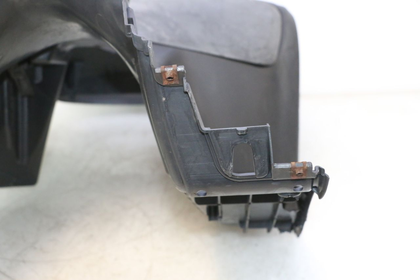 photo de PANNELLO INTERNO SUZUKI BURGMAN 125 (2007 - 2014) - Primo piano ad alta risoluzione
