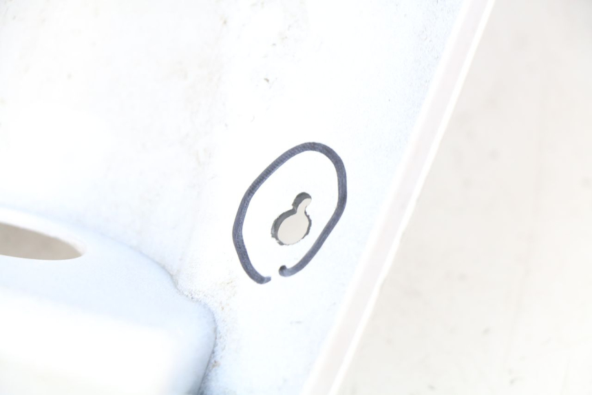 photo de PANNELLO INTERNO YAMAHA BW'S 50 (2004 - 2017) - Stato della superficie e materiale