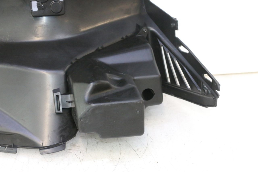 photo de PANNELLO INTERNO PEUGEOT CITYSTAR 2T 50 (2018 - 2021) - Focus sulla struttura