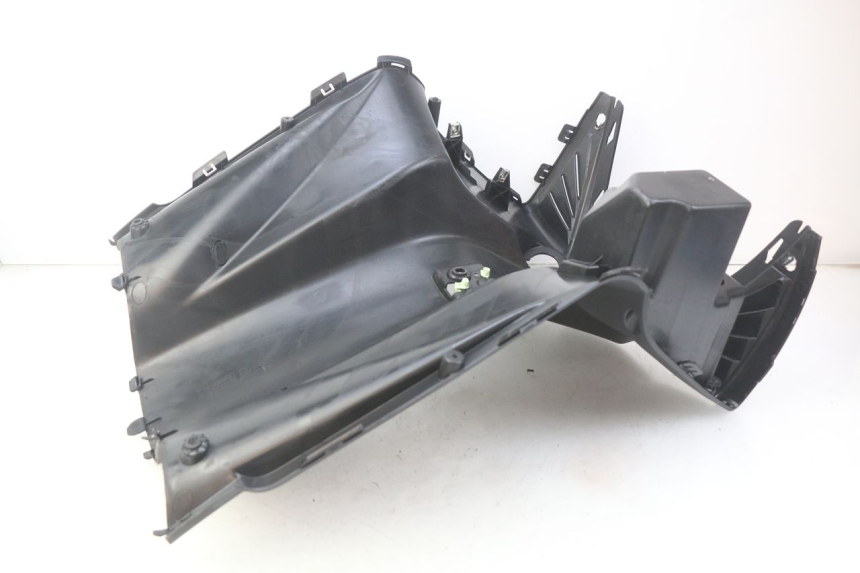 photo de PANNELLO INTERNO PEUGEOT CITYSTAR 125 (2011 - 2017) - Altra angolazione