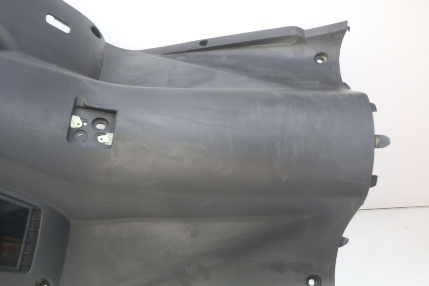 photo de PANNELLO INTERNO PEUGEOT CITYSTAR 125 (2011 - 2017) - Stato della superficie e materiale