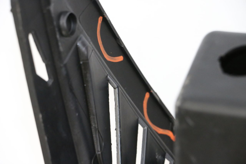 photo de PANNELLO INTERNO PEUGEOT CITYSTAR 50 (2013 - 2017) - Altra angolazione