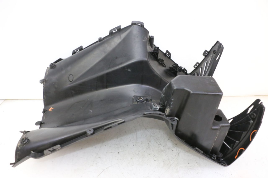 photo de PANNELLO INTERNO PEUGEOT CITYSTAR 50 (2013 - 2017) - Primo piano tecnico