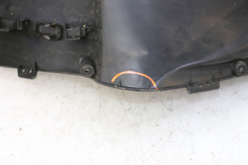 photo de PANNELLO INTERNO PEUGEOT CITYSTAR 50 (2013 - 2017) - Primo piano tecnico