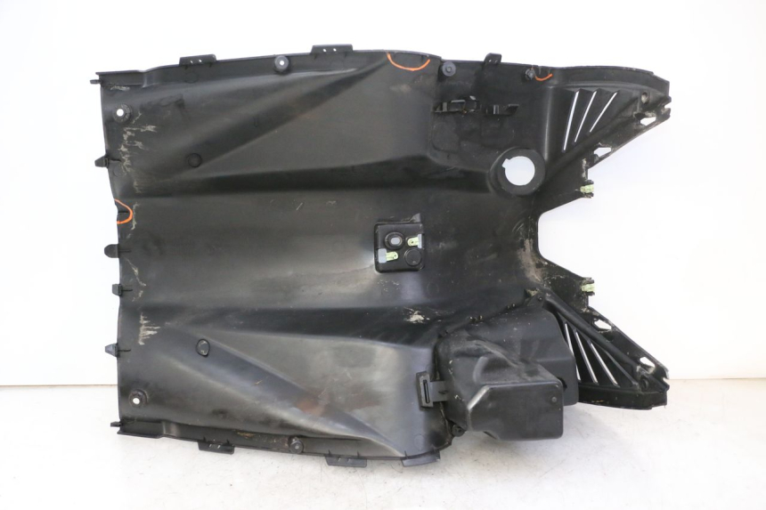 photo de PANNELLO INTERNO PEUGEOT CITYSTAR 50 (2013 - 2017) - Stato della superficie e materiale