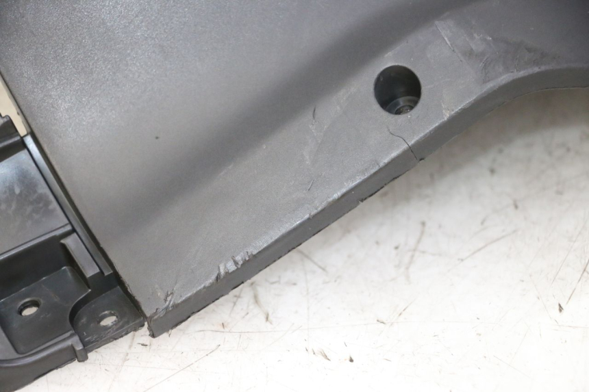 photo de PANNELLO INTERNO SYM CROX 4T 50 (2016 - 2023) - Stato della superficie e materiale