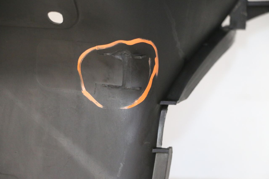 photo de FASCIA INTERNA KYMCO DINK STREET 125 (2009 - 2014) - Primo piano tecnico