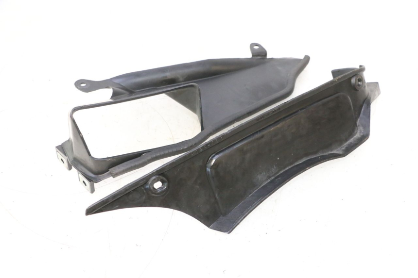 photo de RETROSCUDO DESTRA KAWASAKI GPX F ZX750F 750 (1986 - 1990) - Zoom sullo stato d'uso