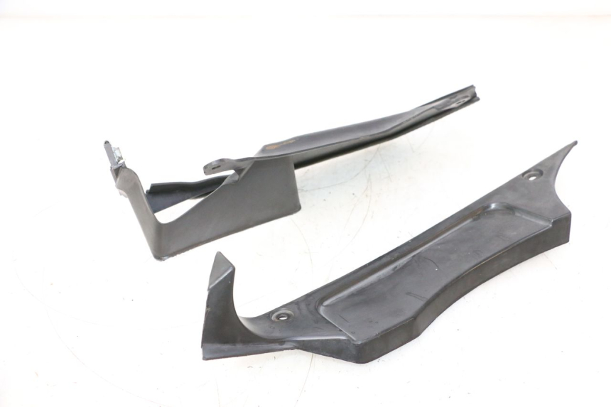 photo de RETROSCUDO DESTRA KAWASAKI GPX F ZX750F 750 (1986 - 1990) - Altra angolazione