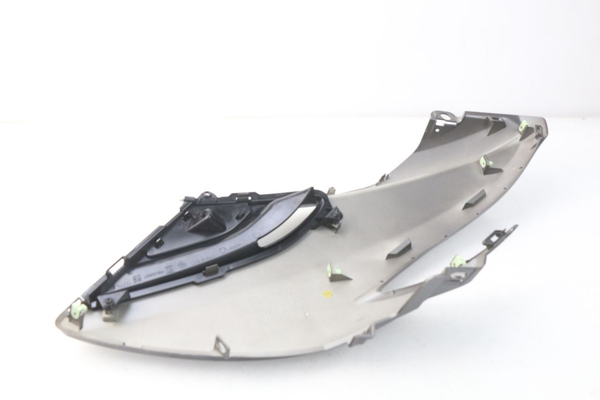 photo de RETROSCUDO DESTRA PEUGEOT METROPOLIS 400 (2017 - 2020) - Dettaglio del componente