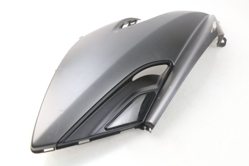 photo de RETROSCUDO DESTRA PEUGEOT METROPOLIS 400 (2017 - 2020) - Dettagli dei punti di fissaggio