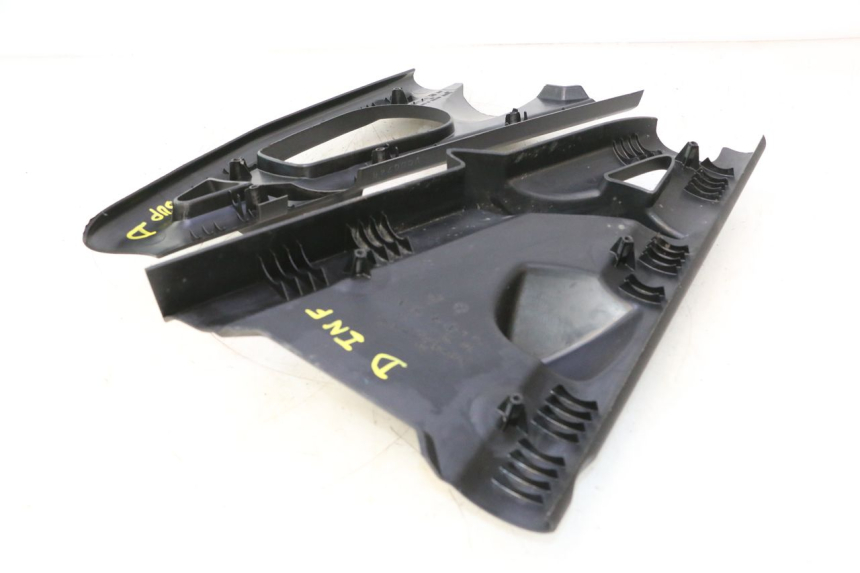 photo de RETROSCUDO DESTRA CAN-AM SPYDER RS 1000 (2008 - 2012) - Altra angolazione