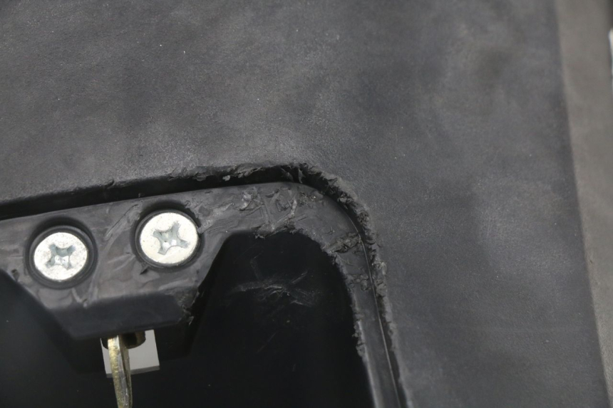 photo de RETROSCUDO LONGJIA EASY MAX 125 (2020 - 2024) - Stato della superficie e materiale