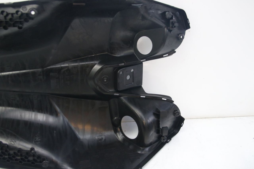 photo de PANNELLO INTERNO YAMAHA D'ELIGHT DELIGHT 125 (2017 - 2020) - Primo piano tecnico