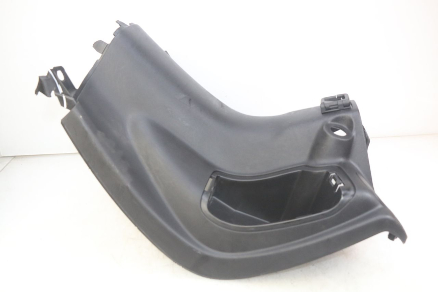 photo de PANNELLO INTERNO PEUGEOT ELYSEO 125 (1999 - 2004) - Stato della superficie e materiale