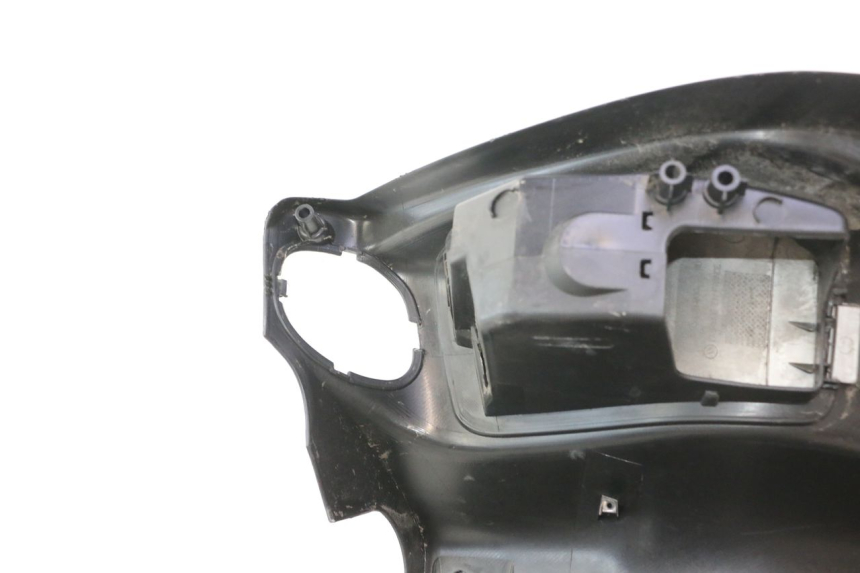 photo de PANNELLO INTERNO PEUGEOT ELYSTAR 50 (2002 - 2014) - Dettagli dei punti di fissaggio