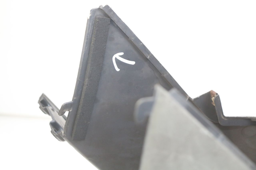 photo de PANNELLO INTERNO HONDA FES PANTHEON 2T 125 (1998 - 2002) - Stato della superficie e materiale