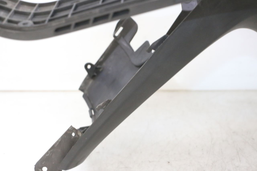 photo de PANNELLO INTERNO HONDA FES S-WING SWING ABS 125 (2007 - 2015) - Primo piano tecnico