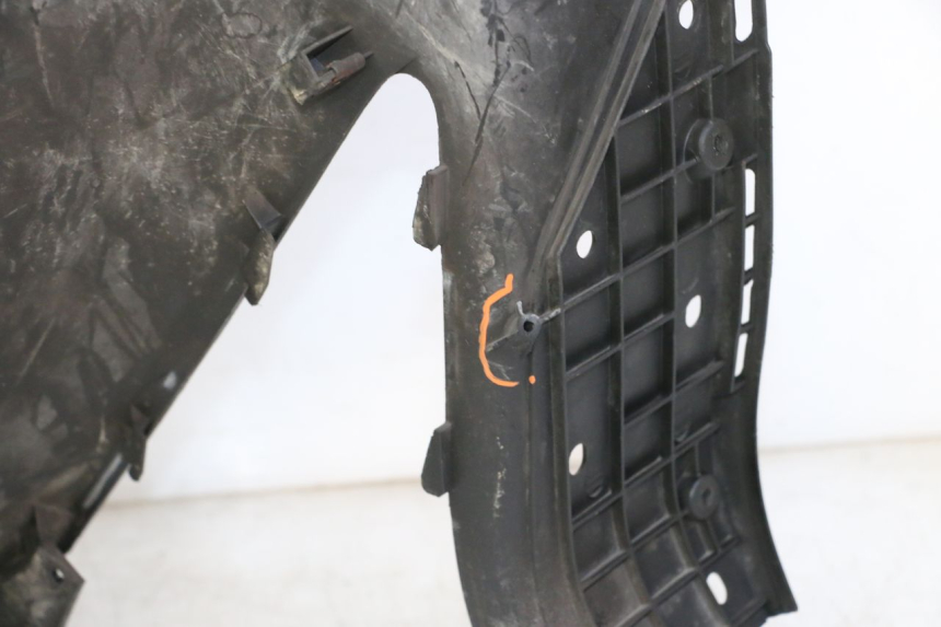 photo de PANNELLO INTERNO HONDA FES S-WING SWING ABS 125 (2007 - 2015) - Primo piano ad alta risoluzione