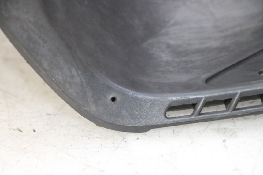 photo de PANNELLO INTERNO HONDA FES S-WING SWING ABS 125 (2007 - 2015) - Primo piano tecnico