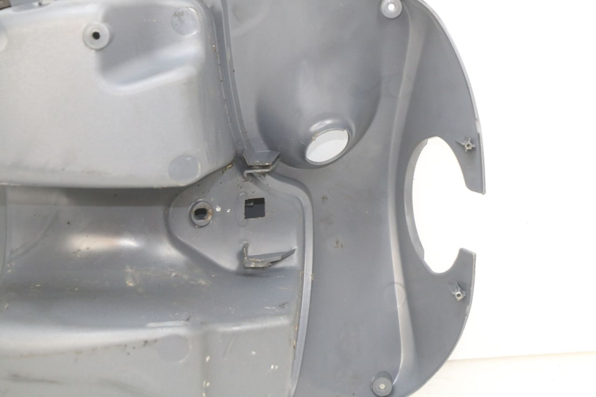 photo de PANNELLO INTERNO PIAGGIO FLY 100 (2006 - 2010) - Dettagli dei punti di fissaggio