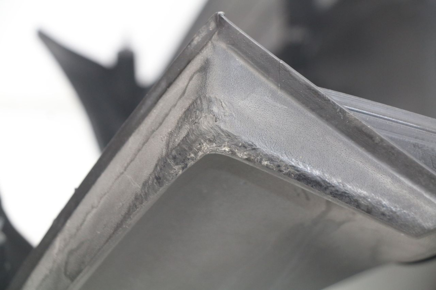 photo de PANNELLO INTERNO PEUGEOT GEOPOLIS 400 (2007 - 2013) - Altra angolazione