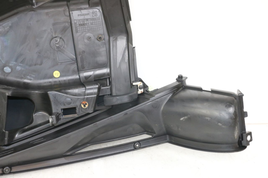 photo de RETROSCUDO PEUGEOT GEOPOLIS RS 125 (2007 - 2009) - Zoom sullo stato d'uso