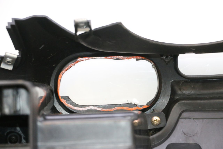 photo de RETROSCUDO SYM GTS EVO 125 (2009 - 2013) - Dettagli dei punti di fissaggio