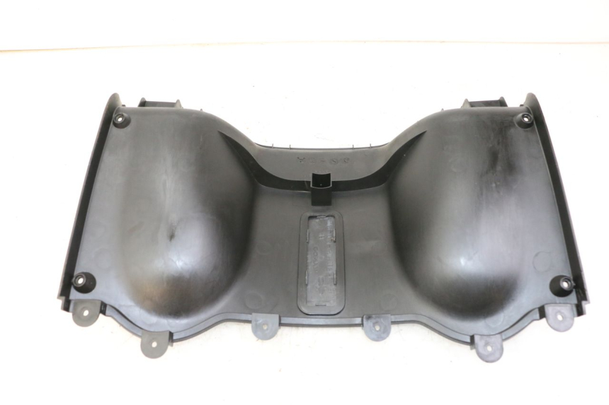 photo de RETROSCUDO INFERIORE KYMCO PEOPLE S 125 (2000 - 2008) - Zoom sullo stato d'uso