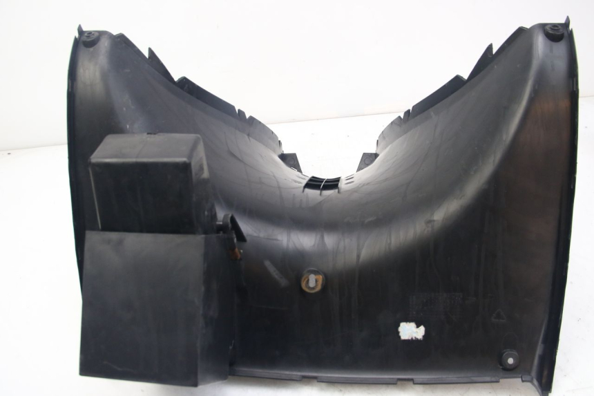 photo de PANNELLO INTERNO INFERIORE MBK SKYLINER 125 (1998 - 2001) - Primo piano tecnico