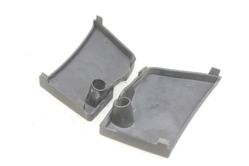 photo de PANNELLO INTERNO INFERIORE PIAGGIO VESPA PRIMAVERA 2T 50 (2013 - 2018) - Primo piano tecnico