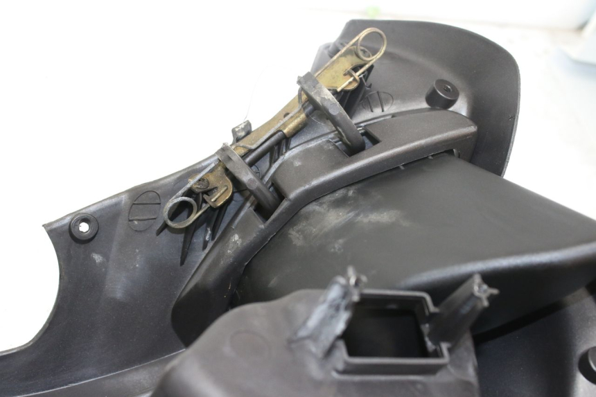 photo de PANNELLO INTERNO INFERIORE PIAGGIO X9 EVOLUTION 250 (2003 - 2007) - Ricambio usato controllato