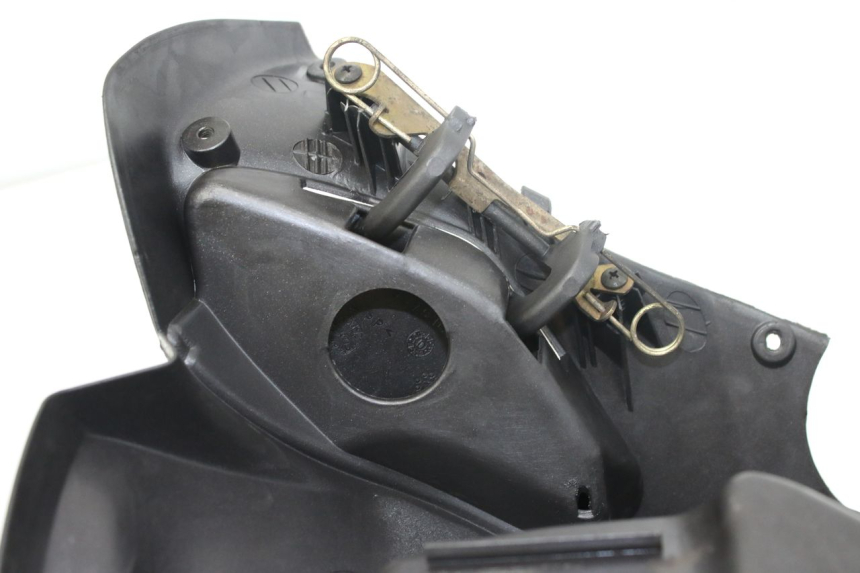 photo de PANNELLO INTERNO INFERIORE PIAGGIO X9 EVOLUTION 250 (2003 - 2007) - Marcature e riferimenti originali