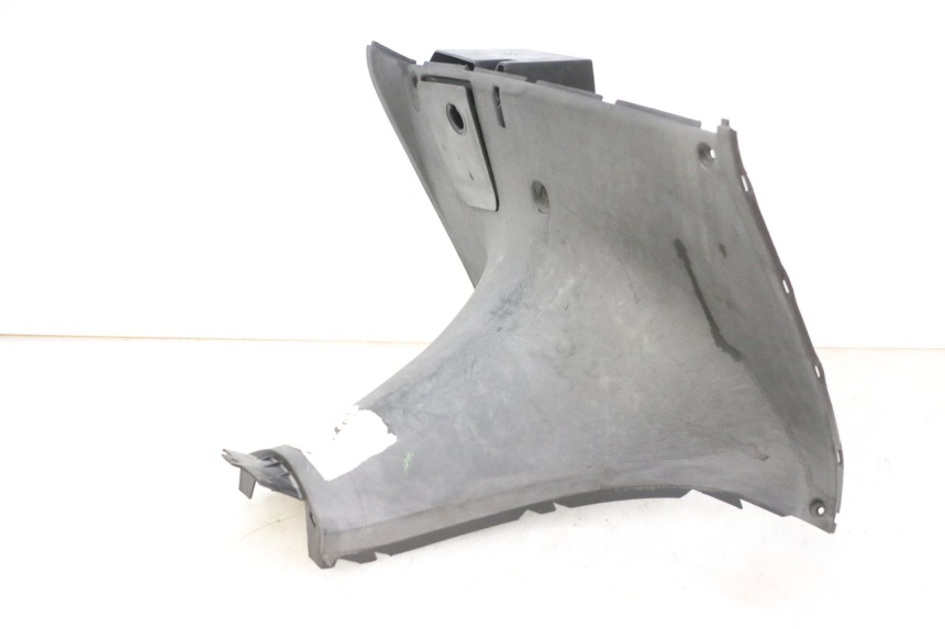 photo de Fascia interna inferiore YAMAHA YP MAJESTY 125 (2007 - 2010) - Dettagli dei punti di fissaggio