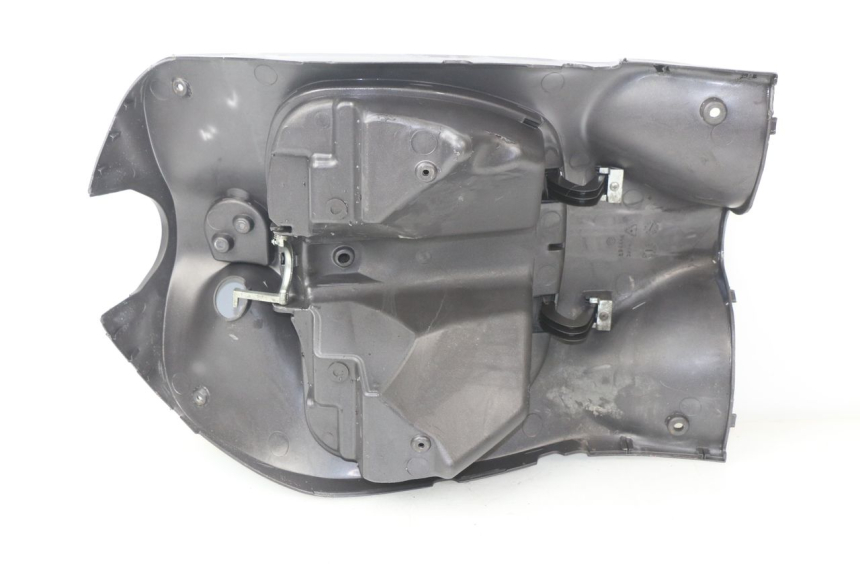 photo de RETROSCUDO PIAGGIO LIBERTY 2T 50 (2009 - 2013) - Dettagli dei punti di fissaggio