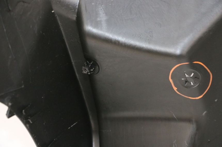 photo de RETROSCUDO PIAGGIO MP3 500 (2016 - 2018) - Stato della superficie e materiale