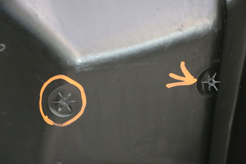 photo de RETROSCUDO PIAGGIO MP3 RL 250 (2006 - 2010) - Marcature e riferimenti originali