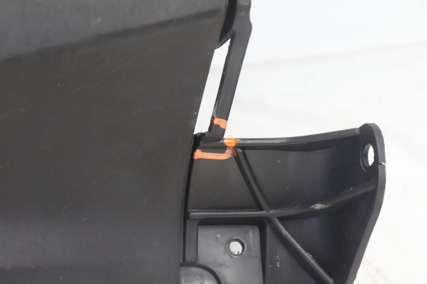 photo de PANNELLO INTERNO SYM ORBIT 2 4T 50 (2008 - 2017) - Stato della superficie e materiale