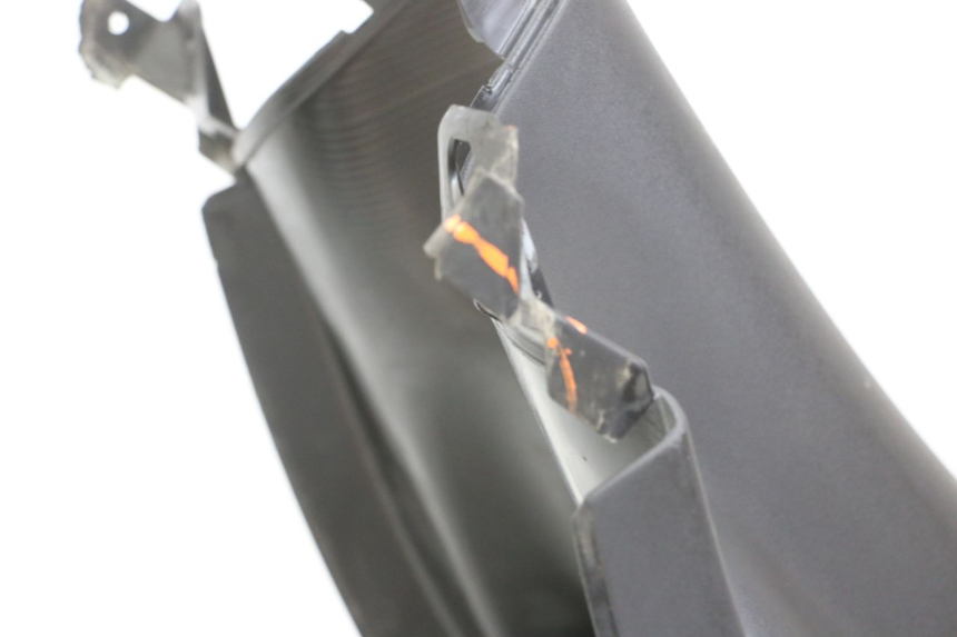 photo de FASCIA INTERNA PEUGEOT ELYSTAR 125 (2002 - 2007) - Dettagli dei punti di fissaggio