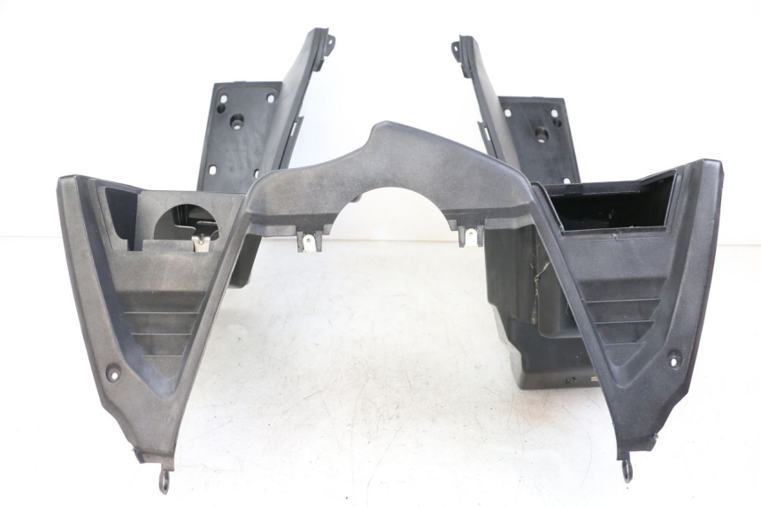 photo de PANNELLO INTERNO PEUGEOT SATELIS COMPRESSOR K15 125 (2006 - 2009) - Focus sulla struttura