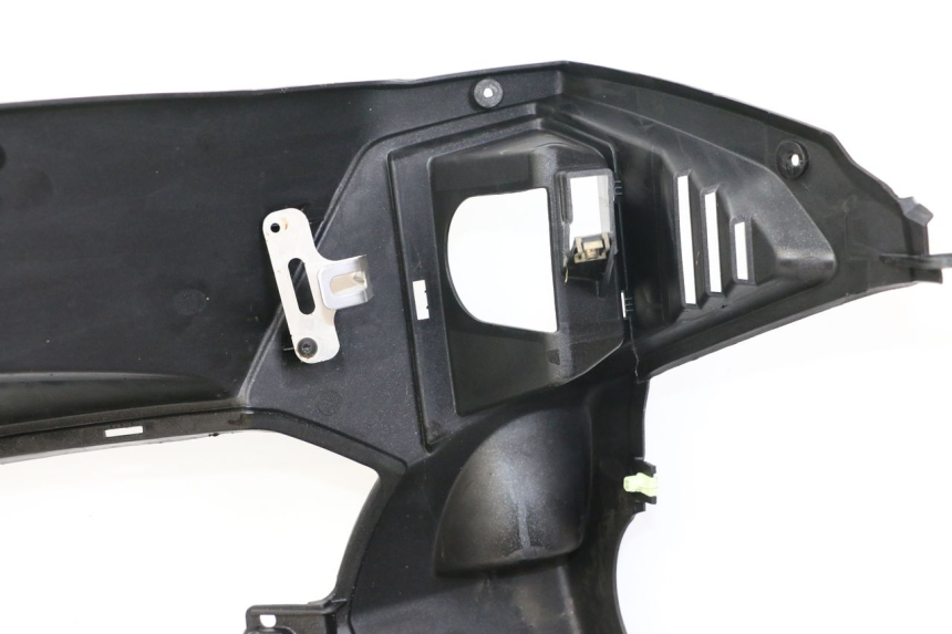 photo de PANNELLO INTERNO PEUGEOT SATELIS COMPRESSOR K15 125 (2006 - 2009) - Stato della superficie e materiale