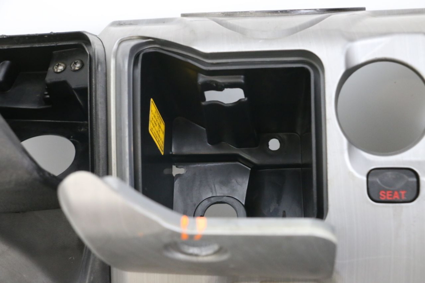 photo de RETROSCUDO DAELIM S3 125 (2010 - 2017) - Ispezione visiva dettagliata