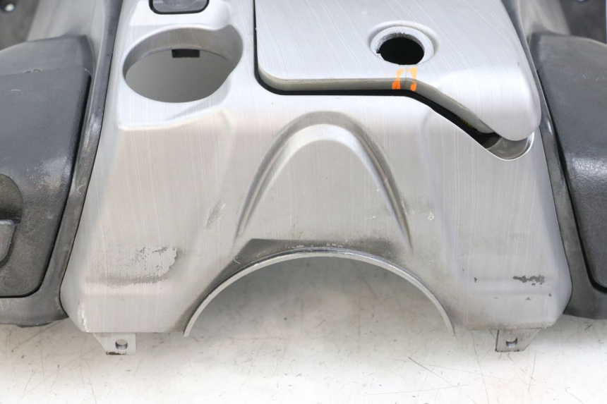 photo de RETROSCUDO DAELIM S3 125 (2010 - 2017) - Dettagli dei punti di fissaggio