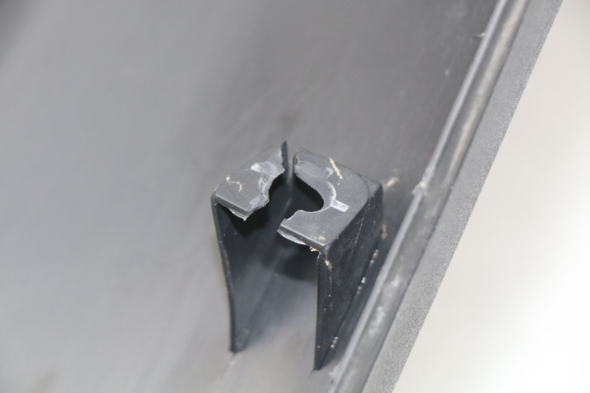 photo de FASCIA INTERNA DAELIM S4 50 (2010 - 2015) - Dettagli dei punti di fissaggio