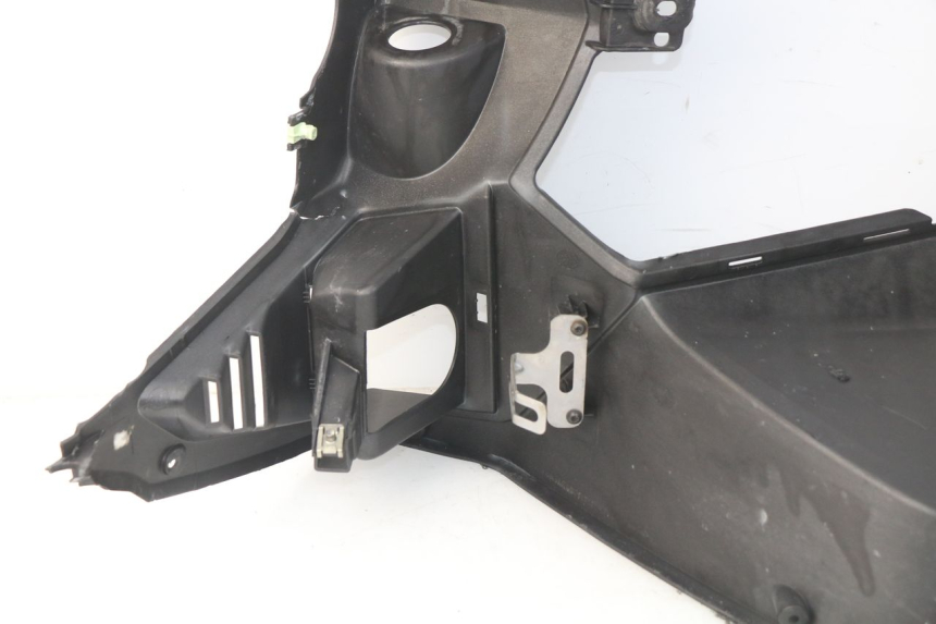 photo de FASCIA INTERNA PEUGEOT SATELIS 500 (2007 - 2013) - Zoom sui componenti