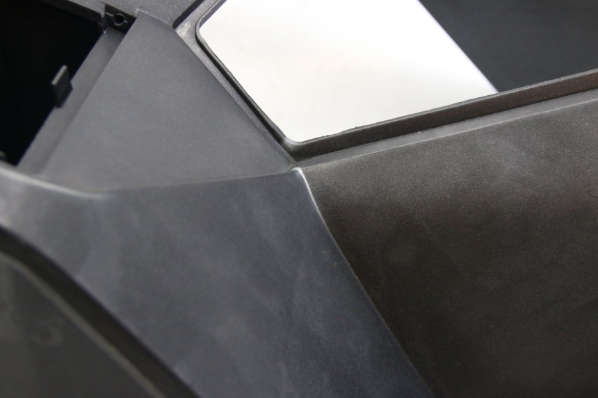 photo de PANNELLO INTERNO PEUGEOT SATELIS 125 (2006 - 2009) - Altra vista dell'articolo