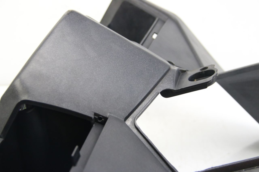 photo de PANNELLO INTERNO PEUGEOT SATELIS 125 (2006 - 2009) - Caratteristiche distintive